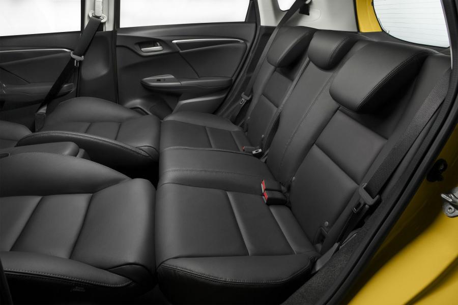 Интерьер Honda Fit Sport 2017 года  (NA) (фото 13 из 71)